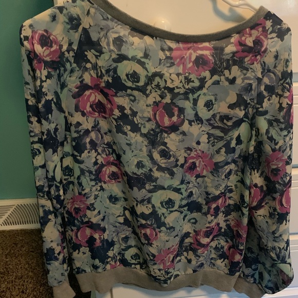Floral blouse - Picture 3 of 3